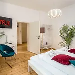 Fabelhafte Zum Wohlfühlen Mit Junik Apartment *