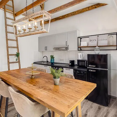 Fabelhafte Zum Wohlfuehlen Mit Junik دوسبرغ